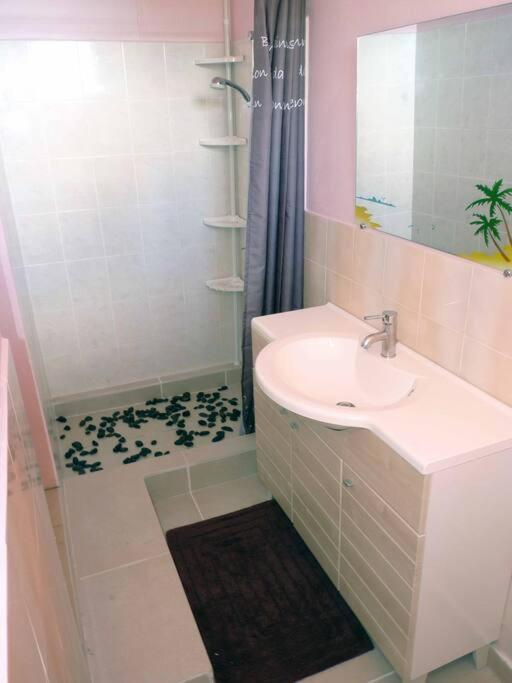 Logement Dans Un Lieu Calme Et Verdoyant A Proximite De Tout Avec Jacuzzi!!! Бас-Тер Экстерьер фото